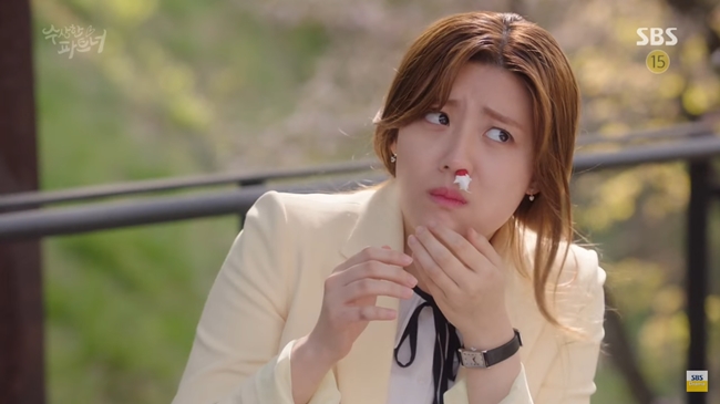 Ở bẩn, luộm thuộm nhưng không hiểu vì sao những nữ chính này vẫn yêu được “soái ca”? - 12