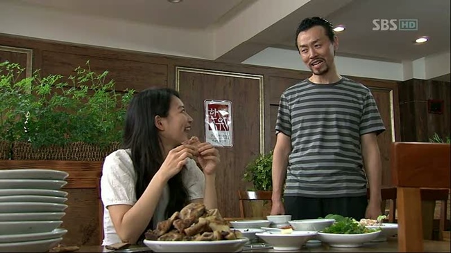 Ở bẩn, luộm thuộm nhưng không hiểu vì sao những nữ chính này vẫn yêu được “soái ca”? - 2