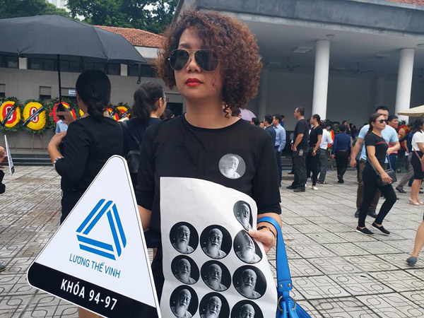 Tiếng trống trường hòa tiếng khóc của học sinh LTV tiễn biệt thầy Văn Như Cương - 47