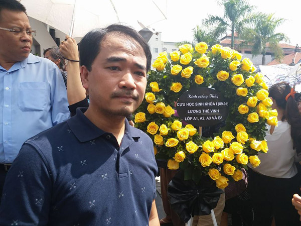 Tiếng trống trường hòa tiếng khóc của học sinh LTV tiễn biệt thầy Văn Như Cương - 32