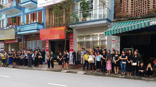 Tiếng trống trường hòa tiếng khóc của học sinh LTV tiễn biệt thầy Văn Như Cương - 8