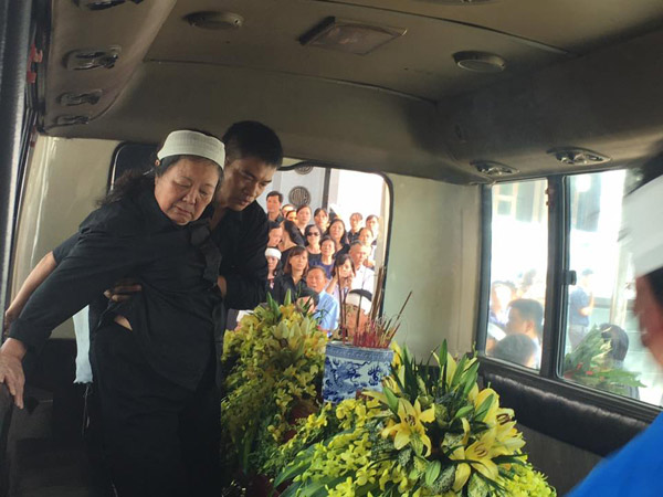 Tiếng trống trường hòa tiếng khóc của học sinh LTV tiễn biệt thầy Văn Như Cương - 22