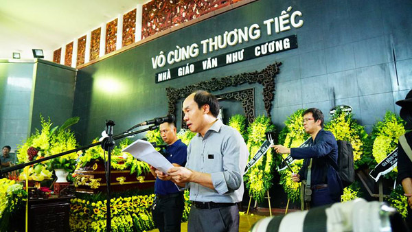 Tiếng trống trường hòa tiếng khóc của học sinh LTV tiễn biệt thầy Văn Như Cương - 24