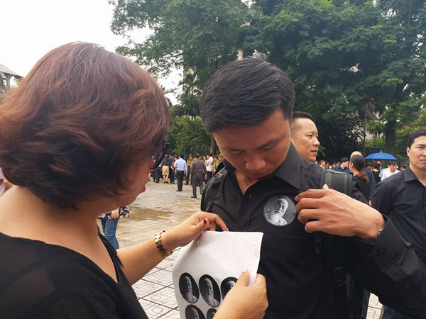 Tiếng trống trường hòa tiếng khóc của học sinh LTV tiễn biệt thầy Văn Như Cương - 46