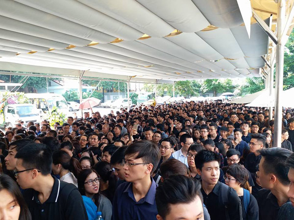 Tiếng trống trường hòa tiếng khóc của học sinh LTV tiễn biệt thầy Văn Như Cương - 30