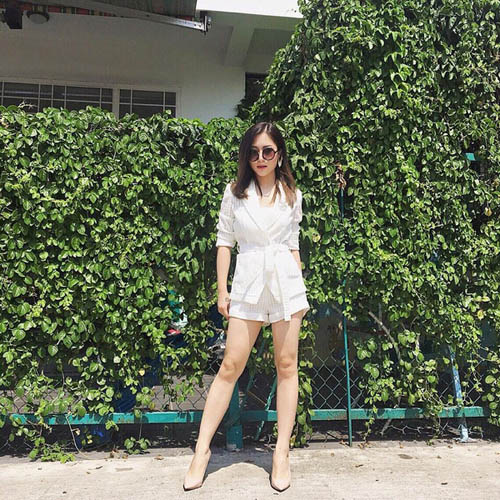Hương Tràm lại nhận mưa lời chê với trang phục thiếu vải khi diễn tại vũ trường - 10