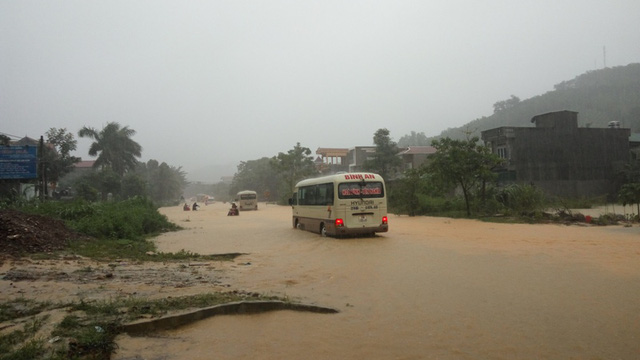 Bão giật cấp 10 đang tăng tốc, có thể đổ bộ Nghệ An-Quảng Trị - 2