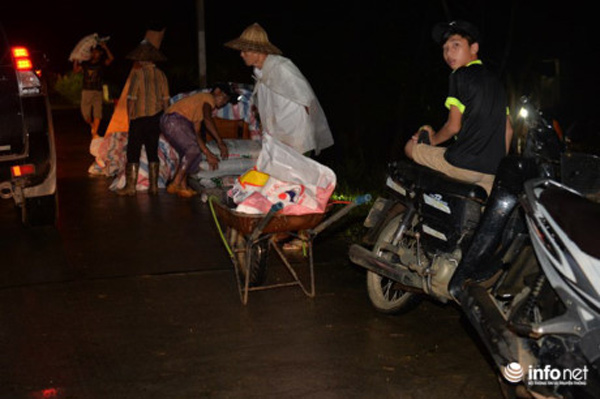 19 người trong 4 gia đình bị vùi lấp, nhiều nơi trên cả nước dân trắng đêm chạy lũ - 12