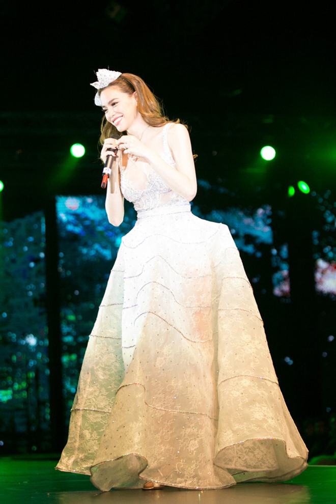 Sao Việt đổ cả núi vàng đi làm ca sĩ, dại hay khôn? - 6