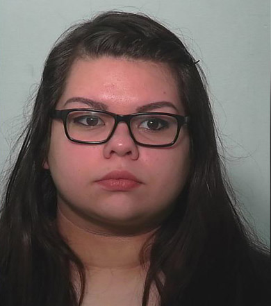 Cốc sữa của cháu có màu lạ, bà đi kiểm tra và phát hiện âm mưu đầu độc kinh hoàng - 1