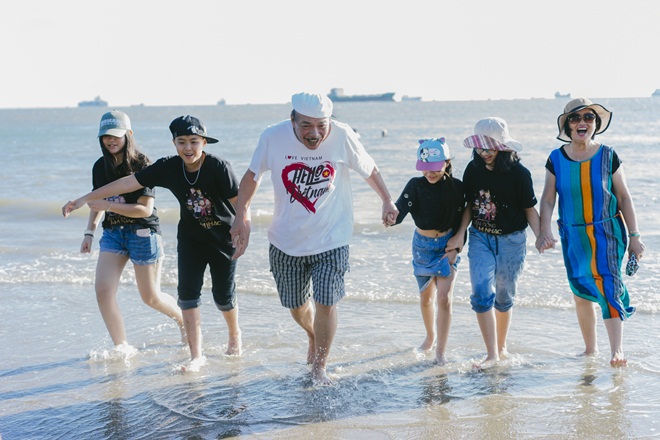 Tiết lộ cuộc sống đẹp như mơ của nhạc sĩ Trần Tiến và vợ sau 8 năm ở Vũng Tàu - 18