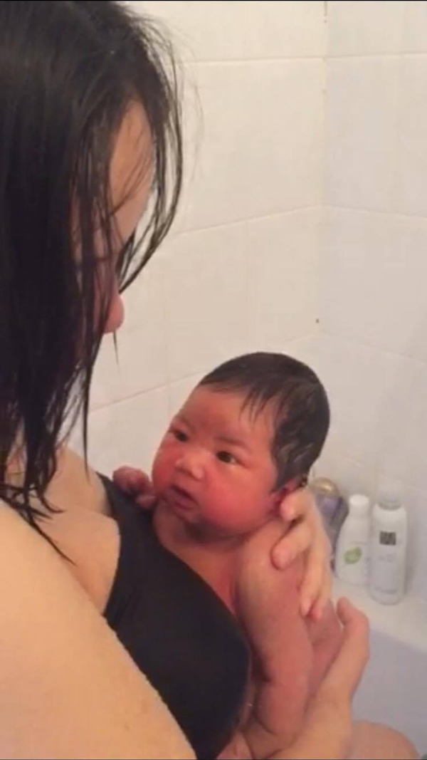 Mẹ Việt ở Hà Lan kể chuyện đẻ thường con gần 4kg quá nhanh không kịp đi bệnh viện - 9