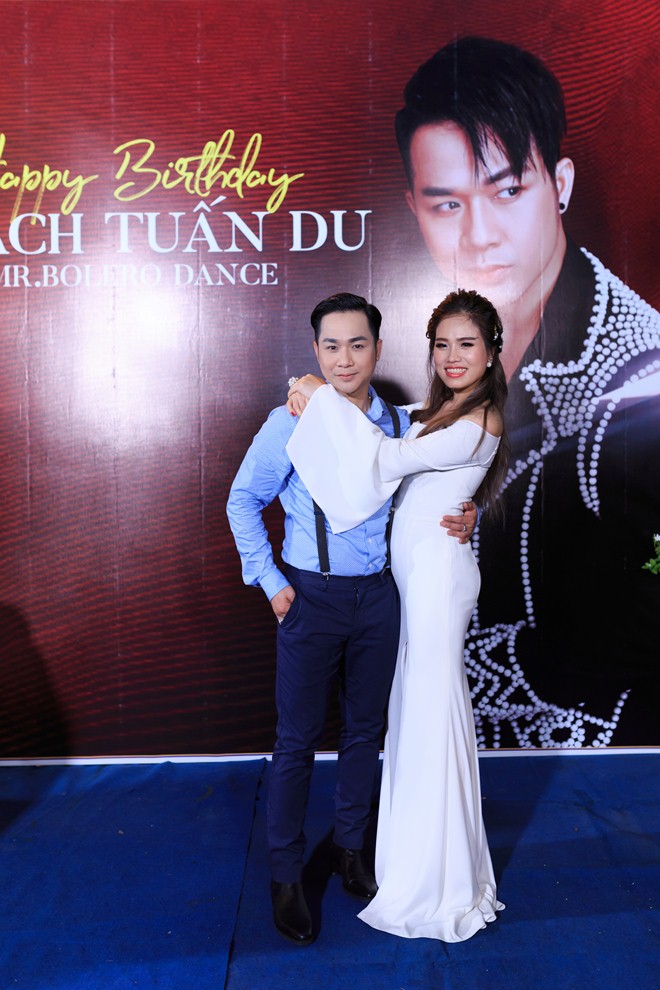 Bạn gái Quách Tuấn Du lộ vòng 2 tại tiệc sinh nhật người yêu, bị nghi có bầu - 1