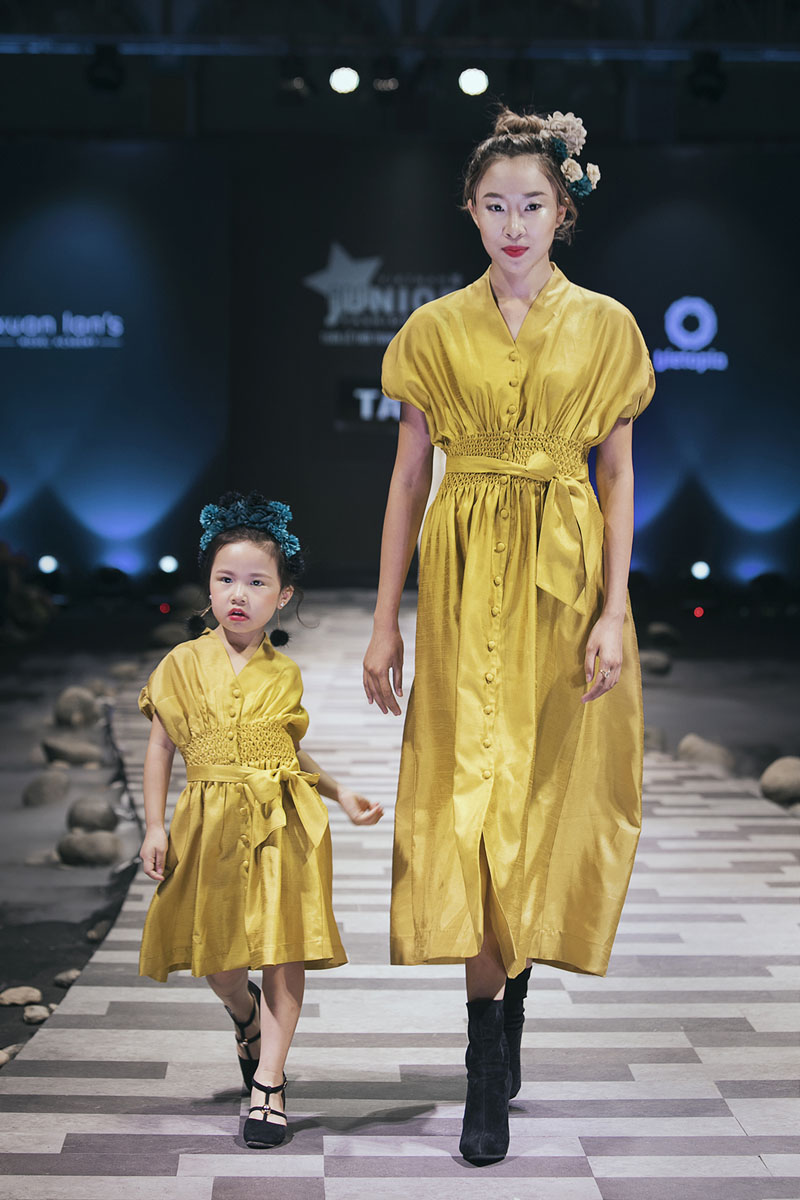 Ngắm loạt mẫu nhí đời F1 của Hoa hậu Hương Giang, Xuân Lan, Trương Quỳnh Anh... tỏa sáng - 10