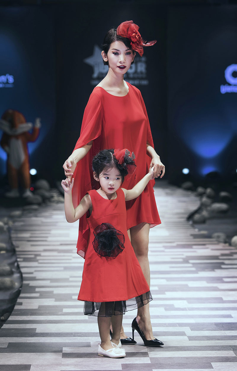 Ngắm loạt mẫu nhí đời F1 của Hoa hậu Hương Giang, Xuân Lan, Trương Quỳnh Anh... tỏa sáng - 6