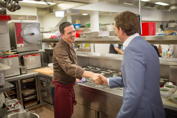 Thủ tướng trẻ nhất thế giới: Nhan sắc hệt như tài tử, sự nghiệp khiến nhiều người kinh ngạc - 6