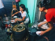 Bếp Eva - Những quán ngon phố cổ Hà Nội có cách phục vụ 'bá đạo' nhưng ai cũng xếp hàng chờ ăn