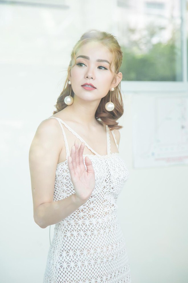 Minh Hằng: amp;#34;Bố mẹ tôi ly hôn, bố đã có gia đình riêng, gần đây mới trở vềamp;#34; - 4