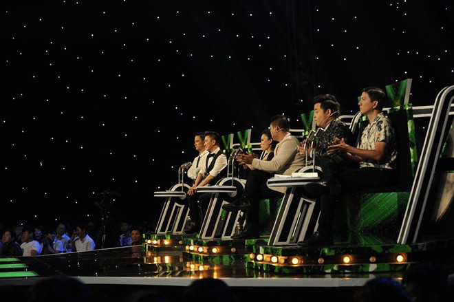 Chồng Cẩm Ly amp;#34;tốamp;#34; Đàm Vĩnh Hưng “đút lót” ê-kíp Tuyệt đỉnh song ca - 1