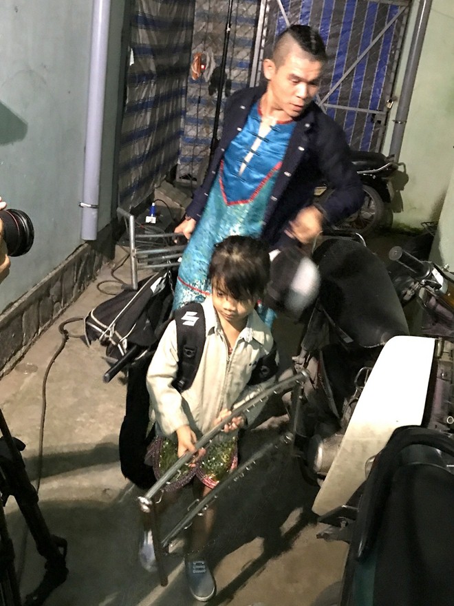 Diễn viên xiếc 200 lần nhập viện gây xúc động vì thà chết để con gái được đi học - 5