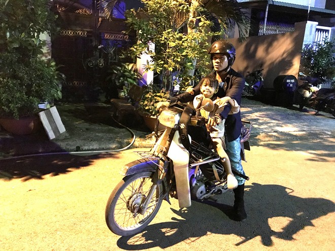 Diễn viên xiếc 200 lần nhập viện gây xúc động vì thà chết để con gái được đi học - 6