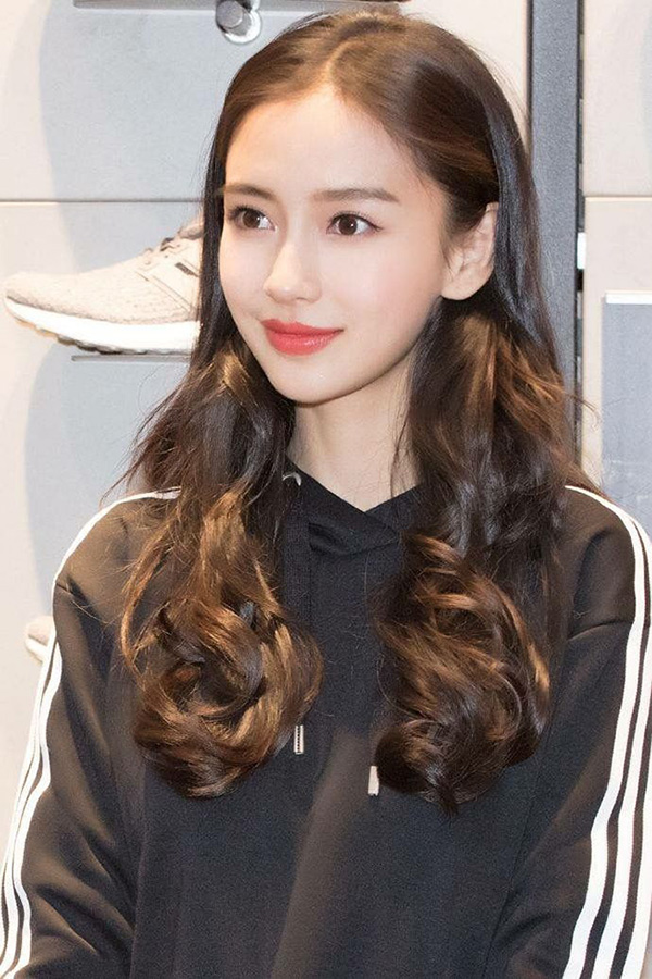 Cả gia tộc đều là mỹ nhân, lý do khiến các sao này đẹp xuất sắc đến vậy - 6