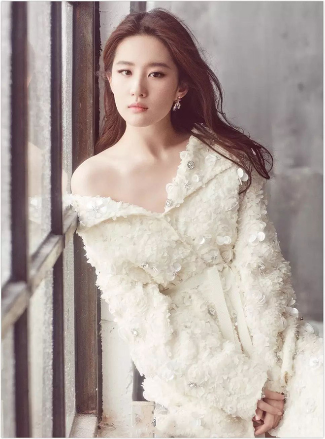 Cả gia tộc đều là mỹ nhân, lý do khiến các sao này đẹp xuất sắc đến vậy - 10