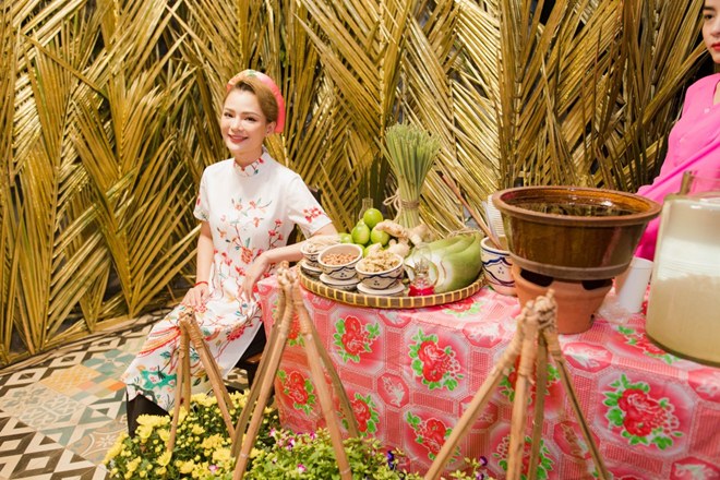 Vợ Ưng Hoàng Phúc không ngại chạm mặt amp;#34;tình cũ tin đồnamp;#34; của chồng - 10