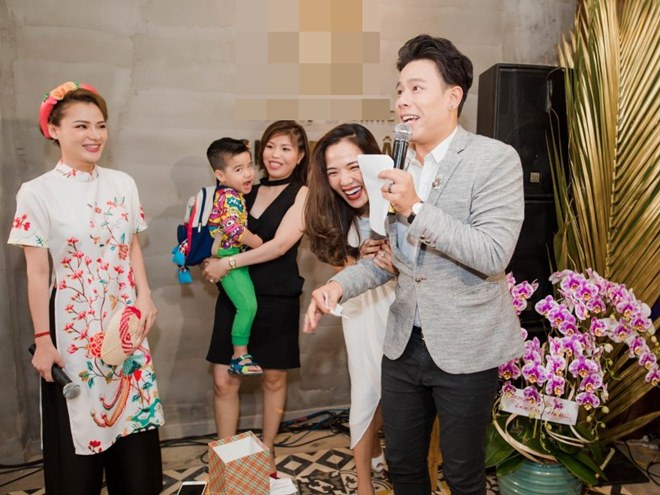 Vợ Ưng Hoàng Phúc không ngại chạm mặt amp;#34;tình cũ tin đồnamp;#34; của chồng - 5