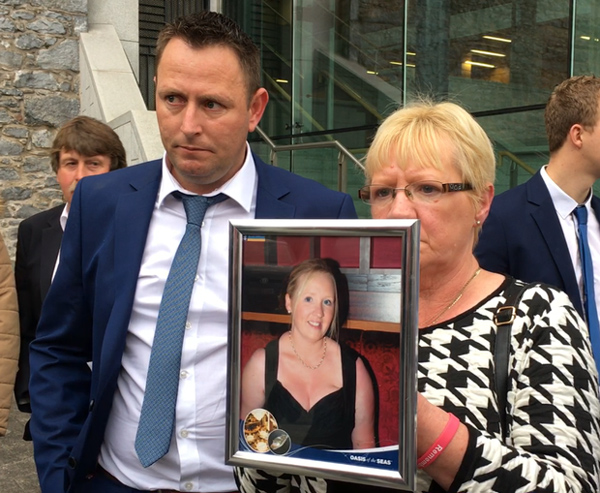 Xót xa người mẹ ba con đang khỏe mạnh bất ngờ tử vong ngay sau khi sinh - 3