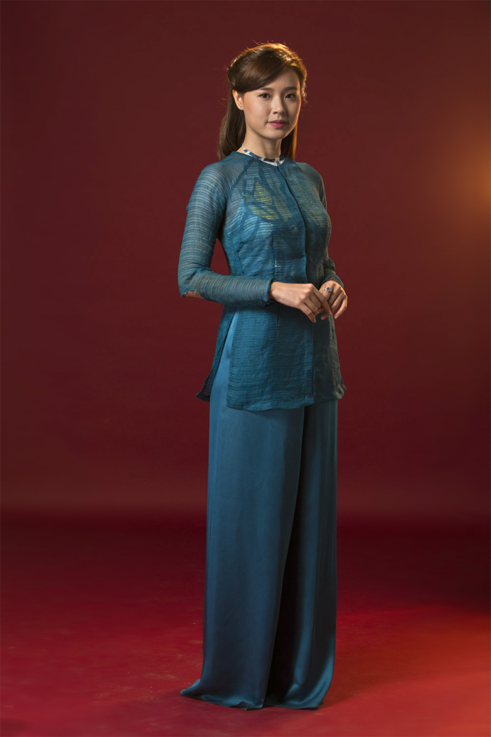 Thanh Hằng thị uy amp;#34;con dâuamp;#34; Midu bằng áo dài cuốn rắn - 7