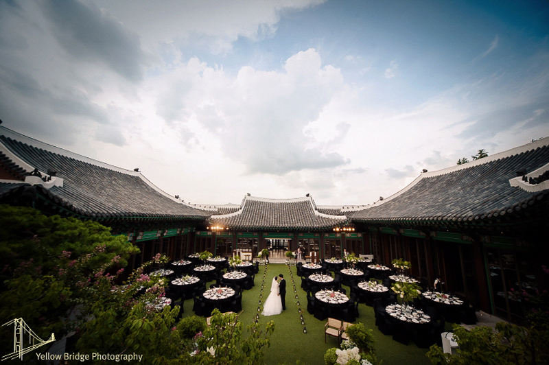 Phòng cưới Yeong Bin Gwan của khách sạn được gọi là phòng cưới đẹp nhất Hàn Quốc.

