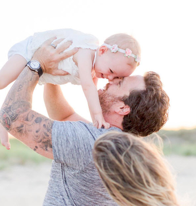 Bé sơ sinh khiếm thính đang gây sốt MXH ngoài đời thực còn đáng yêu hơn nhiều - 7