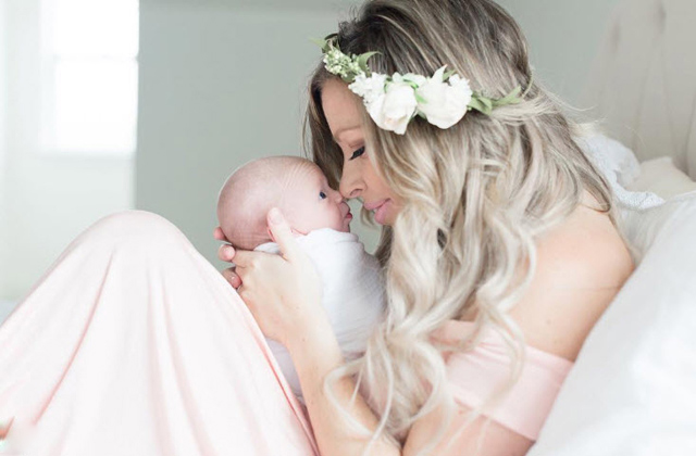 Bé sơ sinh khiếm thính đang gây sốt MXH ngoài đời thực còn đáng yêu hơn nhiều - 3