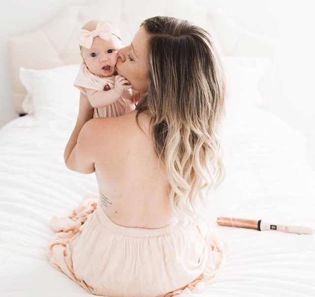 Bé sơ sinh khiếm thính đang gây sốt MXH ngoài đời thực còn đáng yêu hơn nhiều - 17