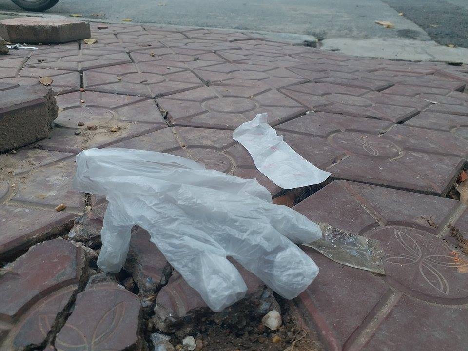 Cô gái dán băng vệ sinh lên xe ô tô: amp;#34;Tôi không sai, chủ xe mới vô ý thứcamp;#34; - 3