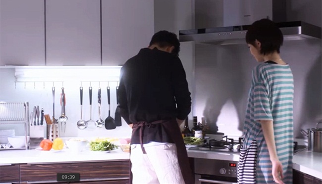 Học amp;#34;lỏmamp;#34; 365 kế khiến vợ vui vẻ mà chẳng tốn mấy đồng của các anh xã phim Trung - 6