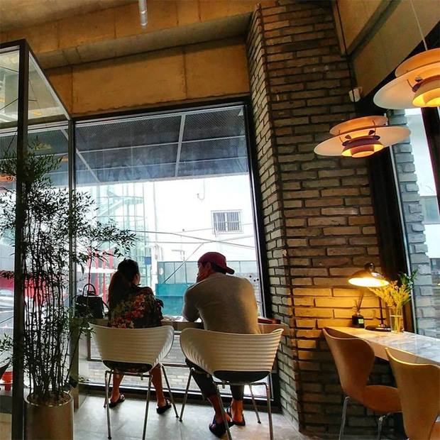 Không chỉ về nhà đúng giờ, Bi Rain thường xuyên vào bếp nấu ăn cho vợ bầu Kim Tae Hee - 5