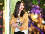 Thời trang - Ăn mặc đơn giản, Thanh Hằng vẫn sáng nhất phố đi bộ