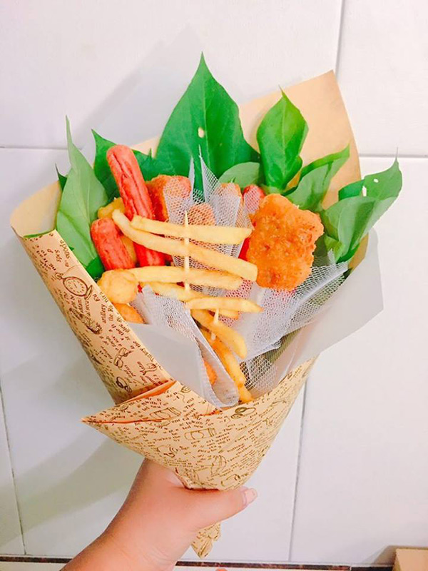 Chị em tủm tỉm tâm đắc với những bó hoa 20/10 phiên bản thức ăn siêu thiết thực - 6