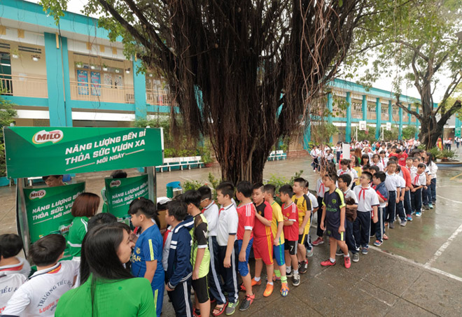 Đừng lo con đen, chơi bóng đá mang lại nhiều lợi ích cho trẻ hơn mẹ tưởng! - 6