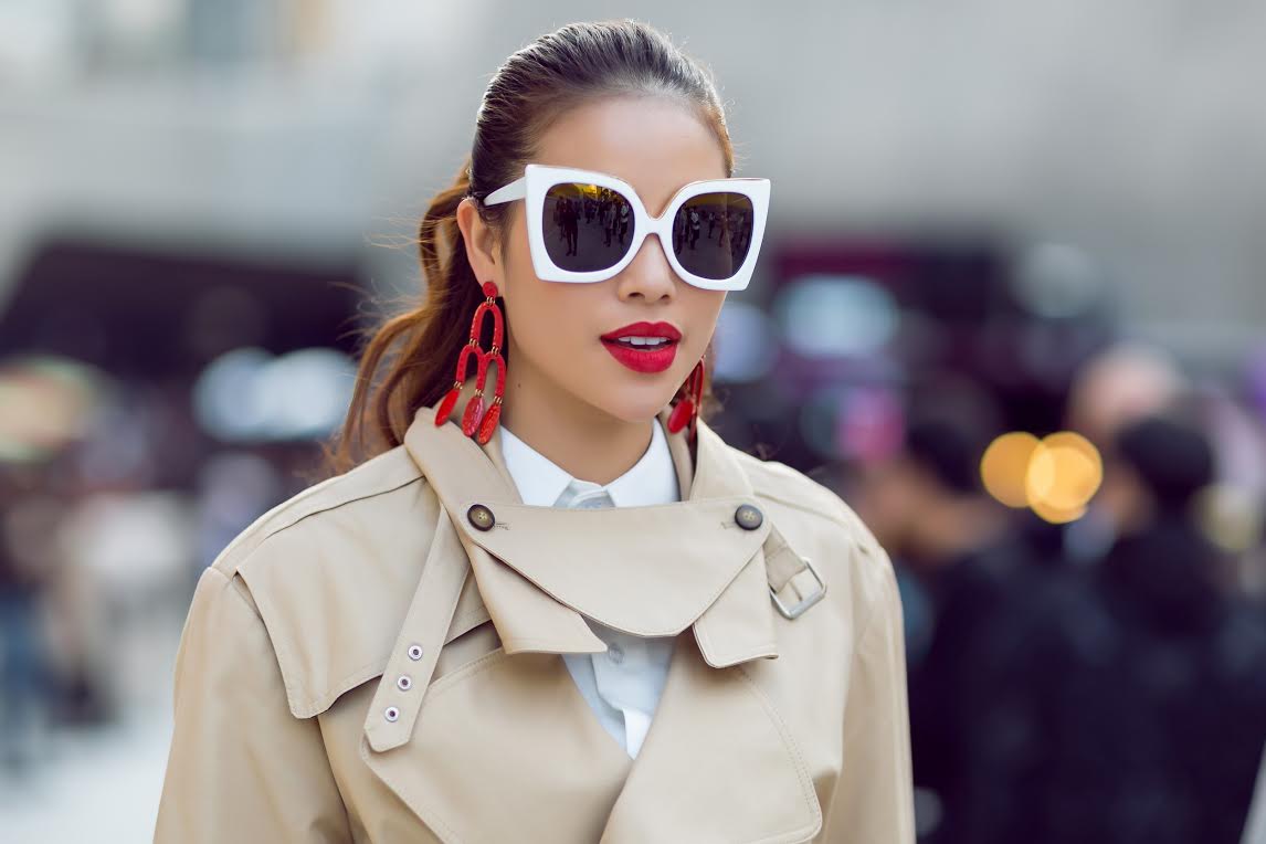Hoa hậu Phạm Hương xuất hiện xôn xao cả một góc phố Seoul Fashion Week - 1