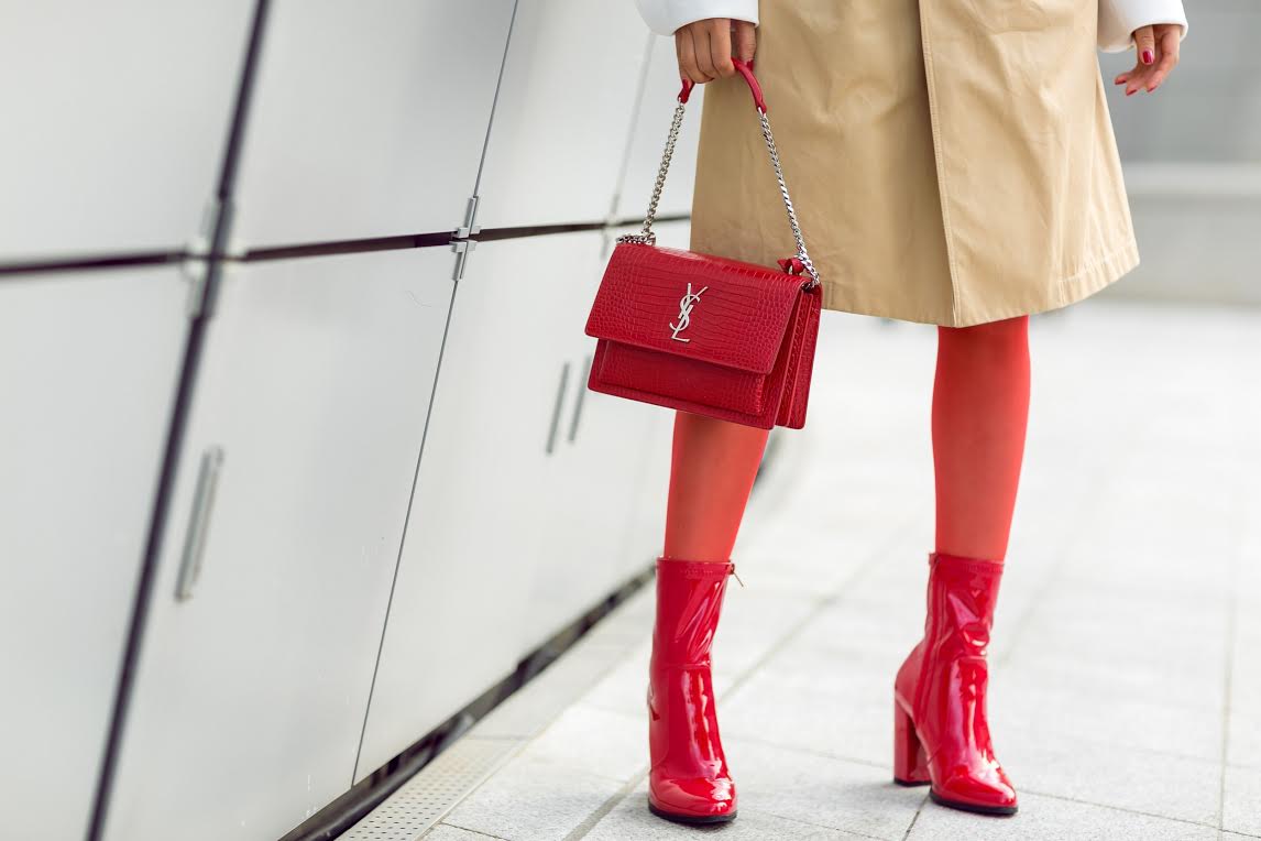 Hoa hậu Phạm Hương xuất hiện xôn xao cả một góc phố Seoul Fashion Week - 5