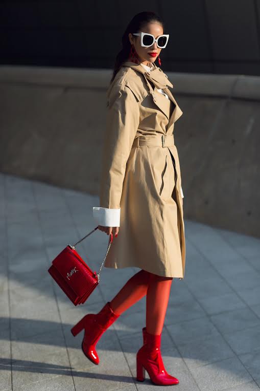 Hoa hậu Phạm Hương xuất hiện xôn xao cả một góc phố Seoul Fashion Week - 6