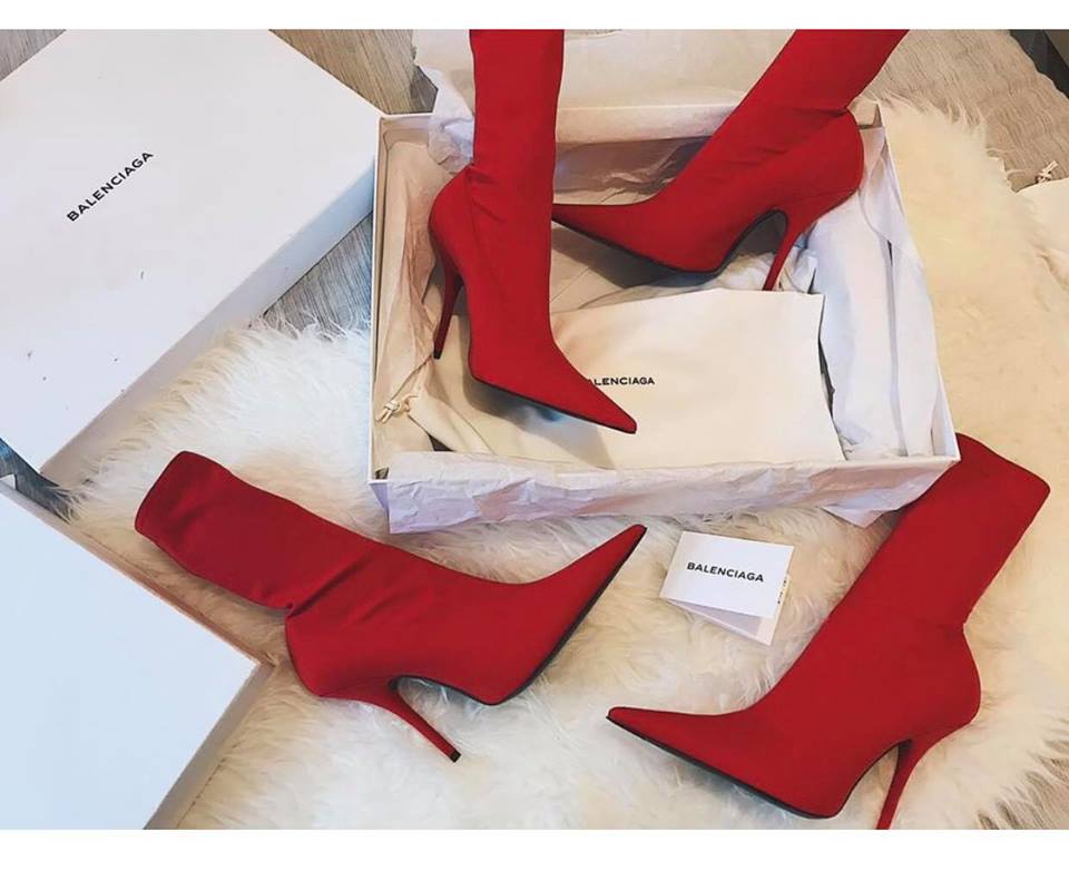 Cùng một đôi giày, Châu Bùi chất ngất còn Ngọc Trinh lại kém sang - 3