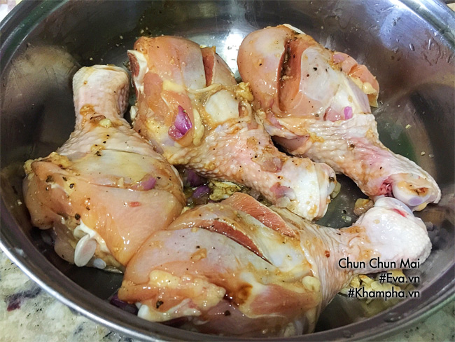 Cách làm đùi gà rô ti nước dừa đậm đà, ngon cơm đến miếng cuối cùng - 3