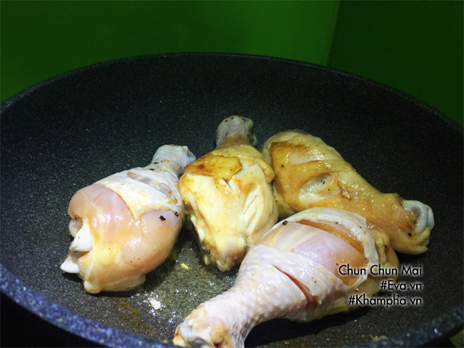 Cách làm đùi gà rô ti nước dừa đậm đà, ngon cơm đến miếng cuối cùng - 4