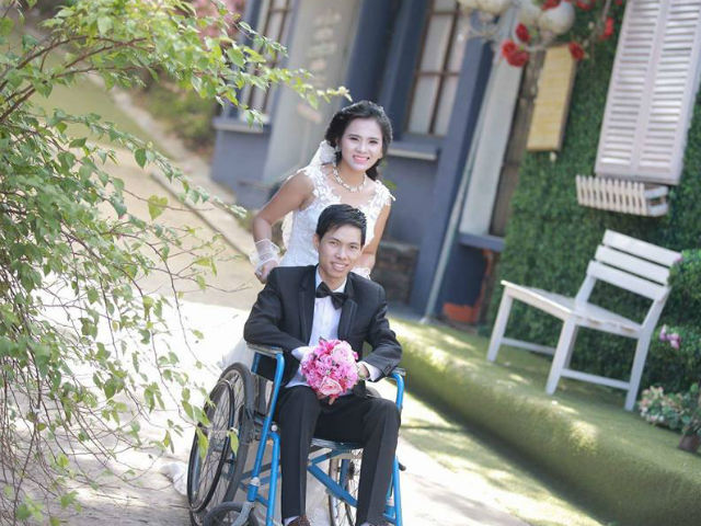 Quyết lấy chàng trai ngồi xe lăn, cô gái Lạng Sơn liên tục bị xui bỏ trốn trong ngày cưới