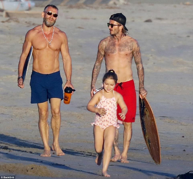 6 tuổi đã phổng phao như thiếu nữ nhưng Harper vẫn là amp;#34;công chúa bé bỏngamp;#34; của Beckham - 4