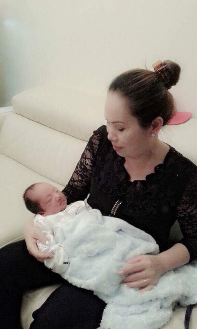 Tuấn Hưng vui lây vì con trai Su Hào luôn được lòng từ người lạ tới những người xung quanh - 4